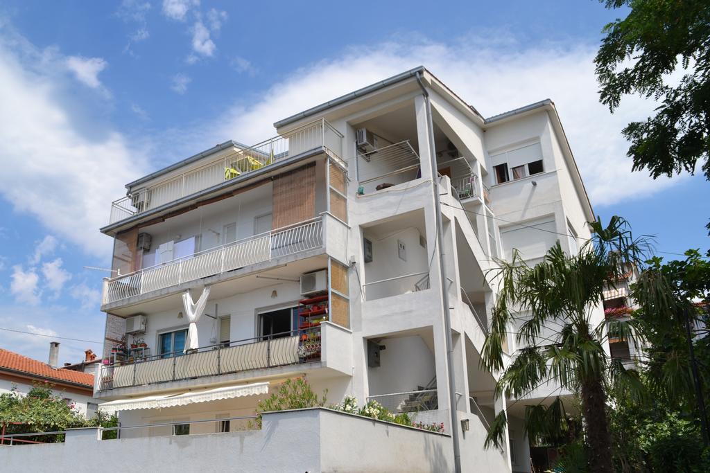Anita Studio Apartment With Terrace リエカ エクステリア 写真
